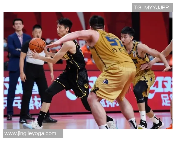 南京篮球队在锦标赛中的个人能力展现与团队协作分析