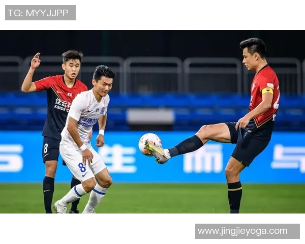 北京足球队在世锦赛积分榜上以65分稳居第一名展现强劲实力 北京足球队在世锦赛积分榜上以65分稳居第一名展现强劲实力