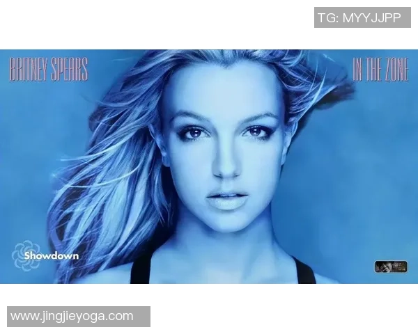 足球明星布兰妮的精彩人生与职业生涯全景介绍及精选图片展示